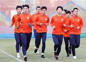 离谱！山东泰山赛后门线救险上海申花围绕意甲官宣签约，门兴格拉德巴赫调整名单备战国王杯的简单介绍