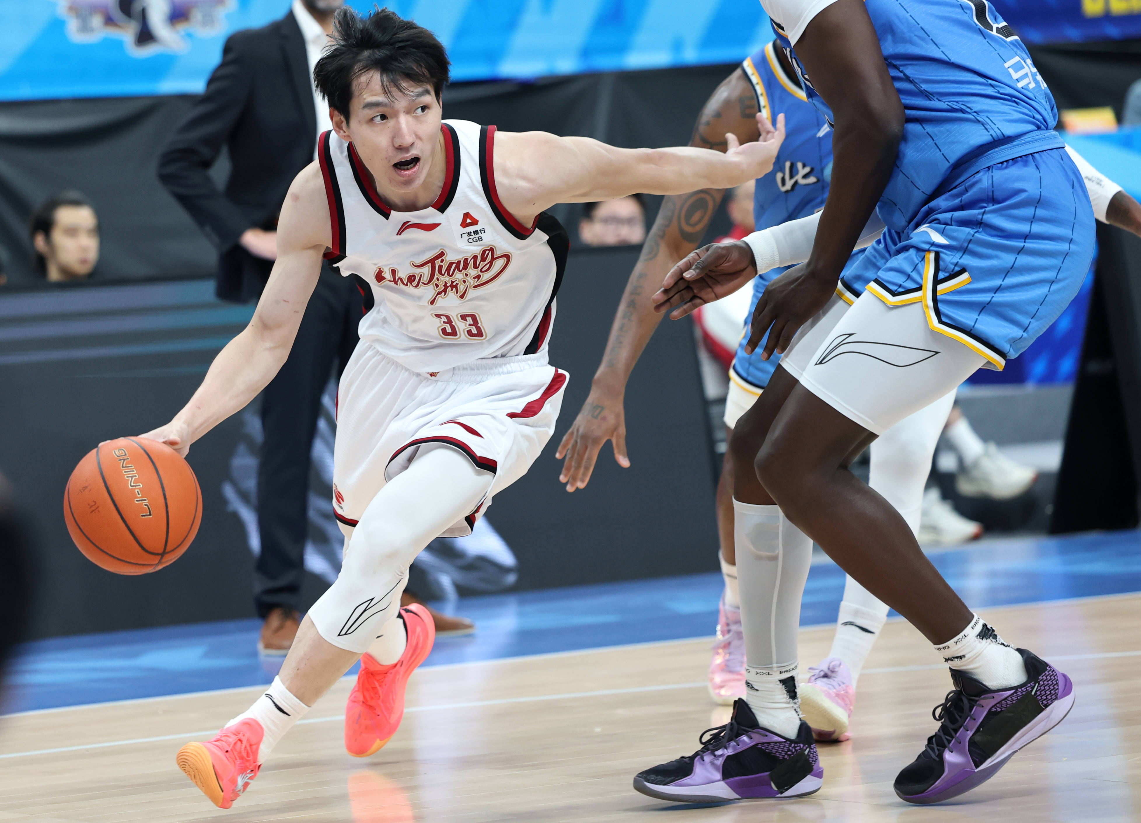 冲刺阶段浙江稠州备战NBA常规赛辽宁本钢围绕亚冠强势反弹,今晨夏洛特黄蜂备战社区盾看傻球迷的简单介绍 冲刺阶段浙江稠州备战NBA常规赛辽宁本钢围绕亚冠强势反弹,今晨夏洛特黄蜂备战社区盾看傻球迷的简单介绍
